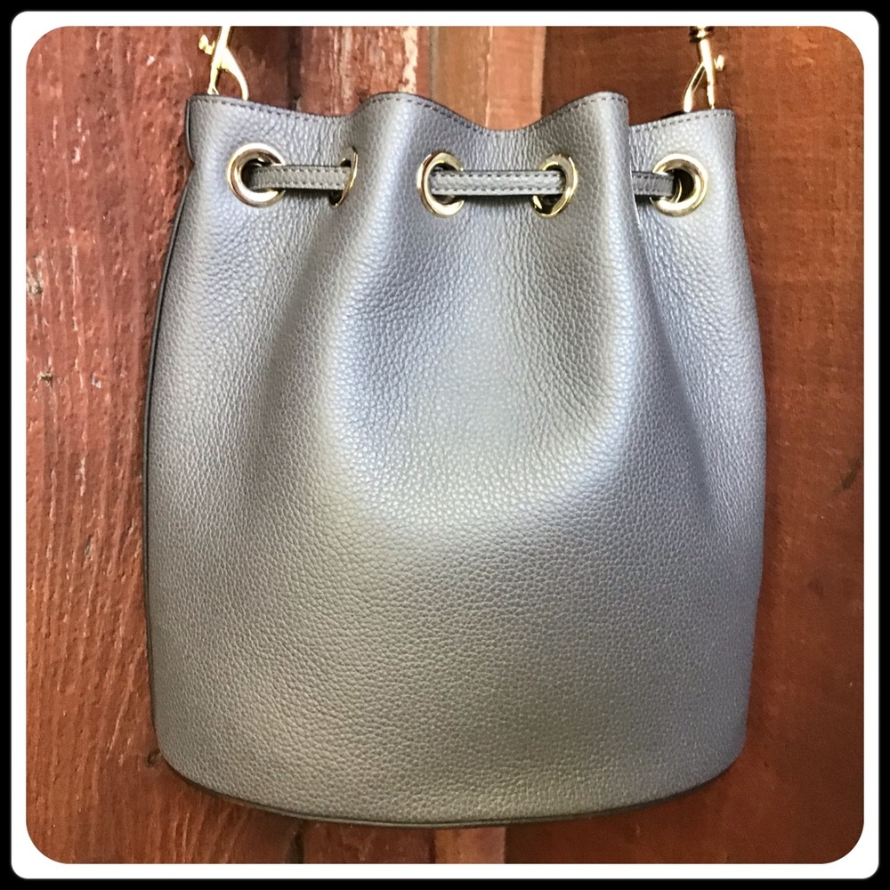 ❌SOLD❌Furla Vitello bucket bag - Picture 3 of 9